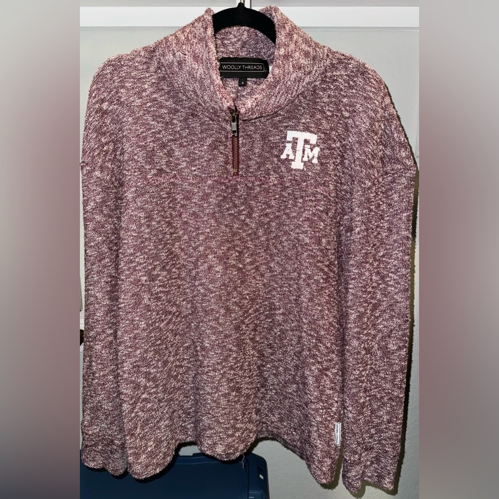 Woolly threads maroon Texas A&M zip up pullover. Size Small.